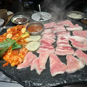 석암생소금구이 사진 1