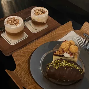 더블유오앤 사진 1