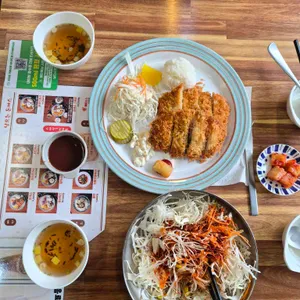 날으는돈까스 사진