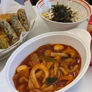 엠제트세대떡볶이치킨 사진