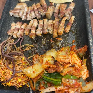 맛돌이제주흑도야지 대표 사진