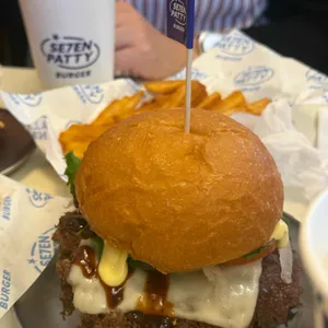 세븐패티버거 사진