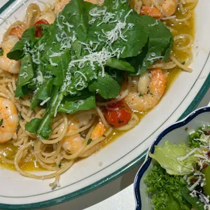 라일락식탁 사진