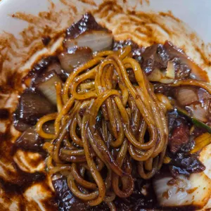 취홍 대표 사진