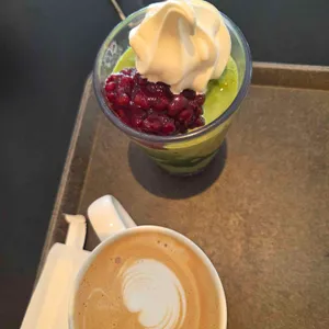 폴바셋 대표 사진