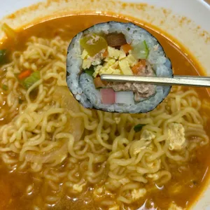 월드김밥국수집 사진 2