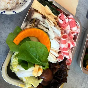 와,우 대표 사진