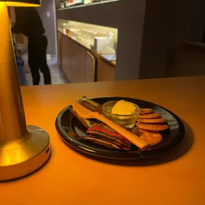 아이덴티티 리뷰 사진