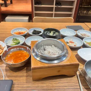 찰진솥밥계절밥상 사진