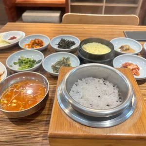 찰진솥밥계절밥상 사진