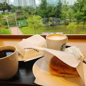 스타벅스 사진 1