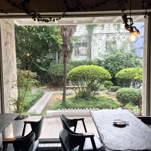 on the yard 리뷰 사진