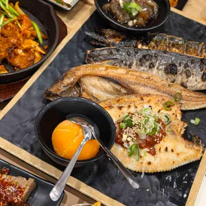 산으로간고등어 사진