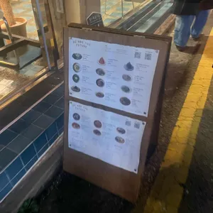 위아더퓨쳐 리뷰 사진