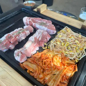 오가 무쇠철판삼겹 사진