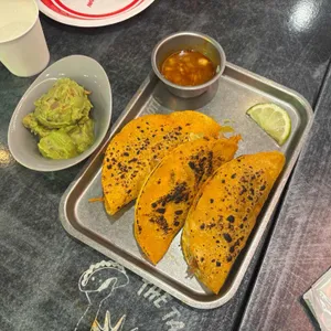 더타코부스 대표 사진