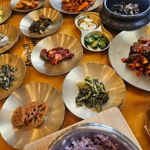 산아래 우렁쌈정식 사진