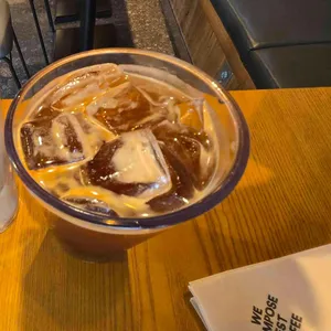 컴포즈커피 사진