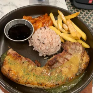 라라코스트 사진