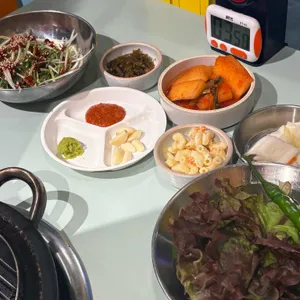 꾸석지돌판한우 사진