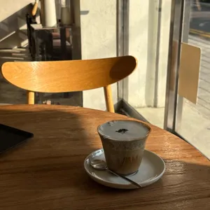 머믈다 대표 사진