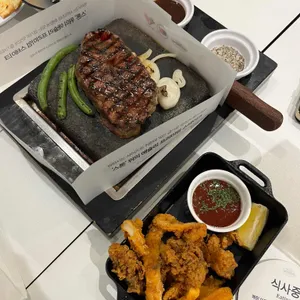 애슐리퀸즈 사진