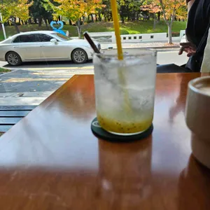 샬로우커피 사진