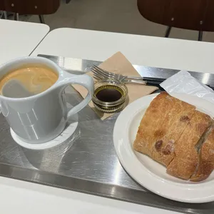 로발프 베이커리 카페 대표 사진