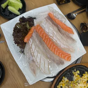 청춘종합어시장 사진