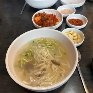 훼미리손칼국수 사진