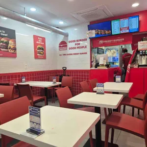 프레디버거 리뷰 사진