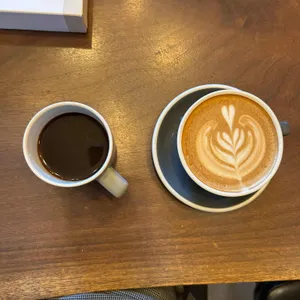 로이터 커피 셸터 사진