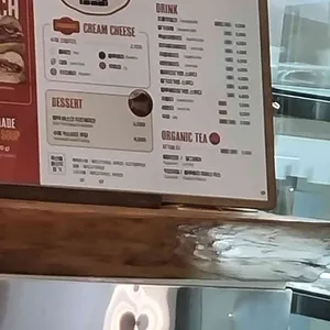 굴뚝에 걸린 베이글 리뷰 사진