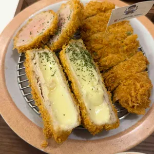 정성카츠 대표 사진