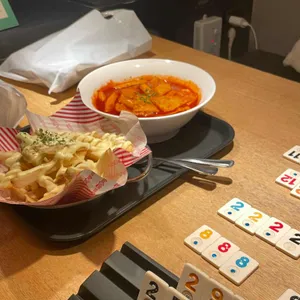 보드게임카페 레드버튼 사진 1