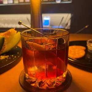 아이덴티티 대표 사진