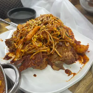 24시뼈다귀감자탕 사진