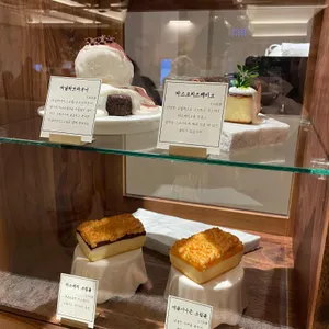 새벽카페 호르 리뷰 사진