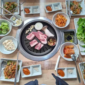 까망꿀꿀이 사진