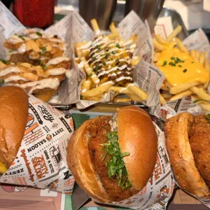 제스티 살룬 사진 1