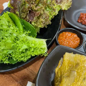 금왕솥뚜껑부대찌개삼겹살 대표 사진