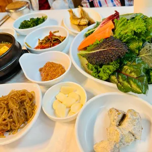 구드래 돌쌈밥 사진