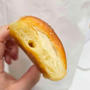 자연도 소금빵 in 사진