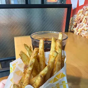 맘스터치 대표 사진