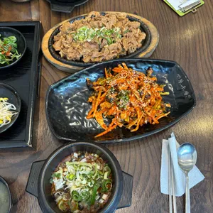 웰빙 황토우렁이 쌈밥 사진 1