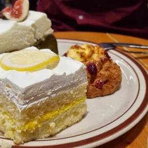 카페 레이어드 대표 사진