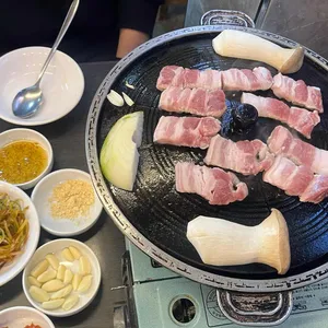 통돼지집 사진