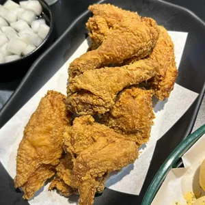홀려버린닭 치킨 사진