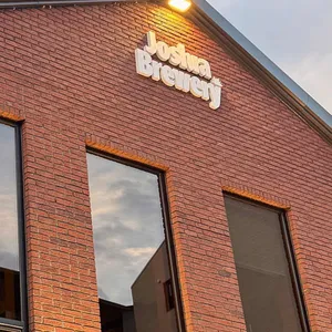 조슈아브루어리 사진