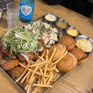 누구나홀딱반한닭 대표 사진